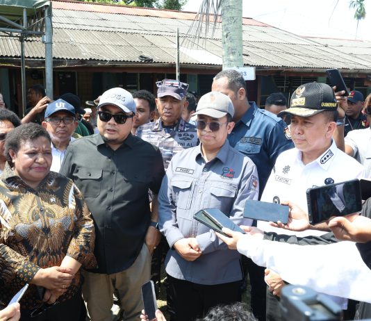 Pj Gubernur Papua Agus Fatoni Ajak Masyarakat Supiori Jaga Iklim Kondusif dan Sukseskan PSU 6 Agustus