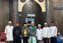 Perlu Jadi Contoh, Pj Gubernur Papua Agus Fatoni Berkeliling ke Masjid dan Gereja