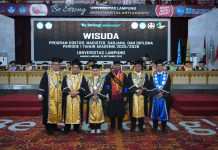 Kisah Omar, Wisudawan Asal Yaman yang Selesaikan Studi Magister di Unila