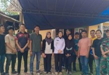 Bupati Way Kanan dan Karang Taruna Banjit Salurkan Bantuan untuk Korban Kebakaran