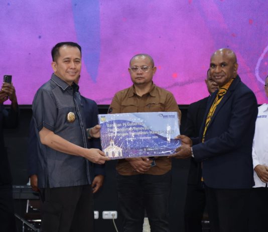 Pj Gubernur Papua Agus Fatoni Beri Bantuan ke GBI Pondok Pemulihan di Sentani