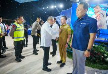 Kapolri Berikan Penghargaan PIN Emas Kedua Kalinya Kepada Dirjen Keuangan Daerah Kemendagri Agus Fatoni