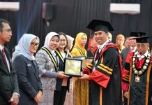 Rektor Unila Raih Penghargaan Itera Adi Karsa Madya