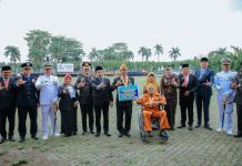 Pemerintah Provinsi Lampung Serahkan Bantuan kepada Veteran pada Peringatan Hari Pahlawan 2025