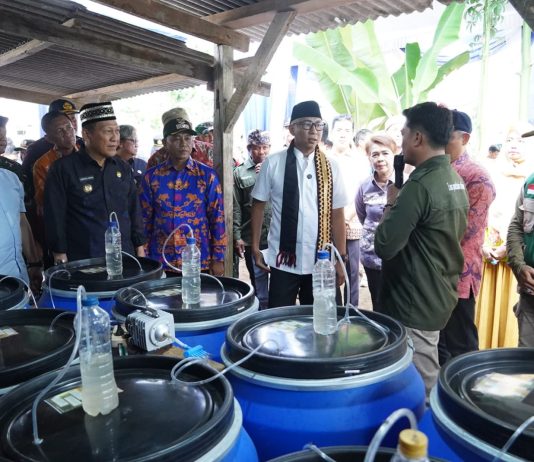Gubernur Lampung Tinjau Pembuatan Pupuk Organik Cair, Dorong Kemandirian Petani