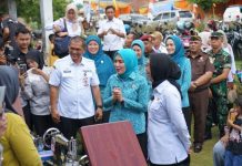 Kejari Way Kanan Hadiri Pencanangan Desa Tapis dan Penyaluran Bantuan TP PKK Provinsi Lampung di Kampung Negeri Baru