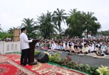 Bupati Hamartoni Ahadis dan Ribuan Warga Kotabumi Laksanakan Salat Id 1447 H di Stadion Sukung