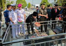 Ziarah dan Tabur Bunga di Taman Makam Pahlawan Warnai Peringatan HUT Lampung ke-62