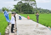 Bupati Nanda Dampingi Wasev Panglima TNI Tinjau TMMD Ke-127 Kodim 0421/Lampung Selatan