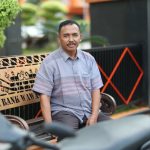 Berangkat Subuh dari Pesawaran, Buruh Tani Antar Putri Ikuti UTBK di Unila Demi Masa Depan Lebih Baik