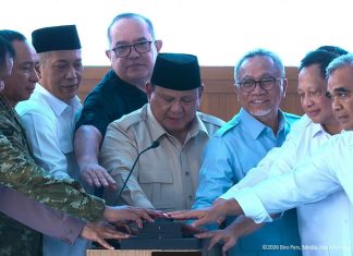 Sekdaprov Marindo Kurniawan Ikuti Prosesi Peresmian Operasionalisasi 1.061 Kopdes Merah Putih oleh Presiden Prabowo Subianto, Lampung Dukung Penuh Percepatan Pembentukan Kopdes melalui Pemanfaatan Aset Milik Pemda
