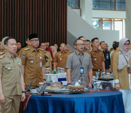 Gubernur Rahmat Mirzani Djausal Pimpin High Level Meeting Tim Percepatan dan Perluasan Digitalisasi Daerah, Tekankan Digitalisasi untuk Optimalkan PAD dan Pelayanan Publik