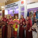 Batin Wulan Ikuti Puncak HUT Ke-46 Dekranas, Dekranasda Lampung Pamerkan Produk Unggulan