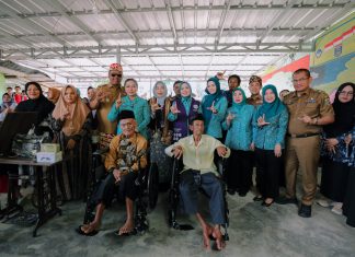 Canangkan Desa TAPIS dan Luncurkan Sekolah Lansia di Kampung Rukti Endah, Ketua TP PKK Lampung Dorong Pembangunan SDM Dimulai dari Desa