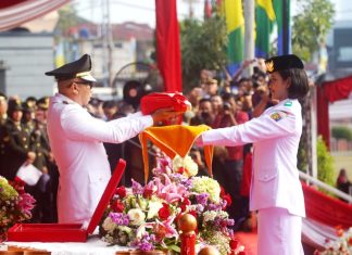Gubernur Mirza Pimpin Upacara HUT ke-81 RI Tingkat Provinsi Lampung, Kobarkan Semangat Indonesia Berdaulat, Adil dan Makmur