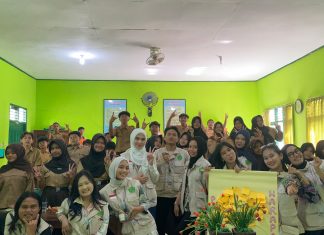 Mahasiswa Kuliah Kerja Lapangan Pembelajaran dan Pemberdayaan Masyarakat (KKL-PPM) Kelompok 77 Universitas Malahayati Tahun 2026 melaksanakan salah satu program edukasi bagi remaja melalui kegiatan ”REMAJA SMART – Sehat, Mandiri, Aman, Responsif, Tangguh”