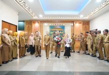 Wakil Gubernur Lampung Lepas Purnabakti dr. Edwin Rusli, Penghargaan diberikan sebagai Ucapan Terimakasih atas Integritas dan Profesionalisme